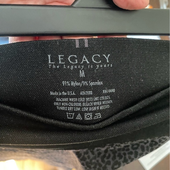 Legacy Animal Print Leggings M NWOT - Picture 5 of 5